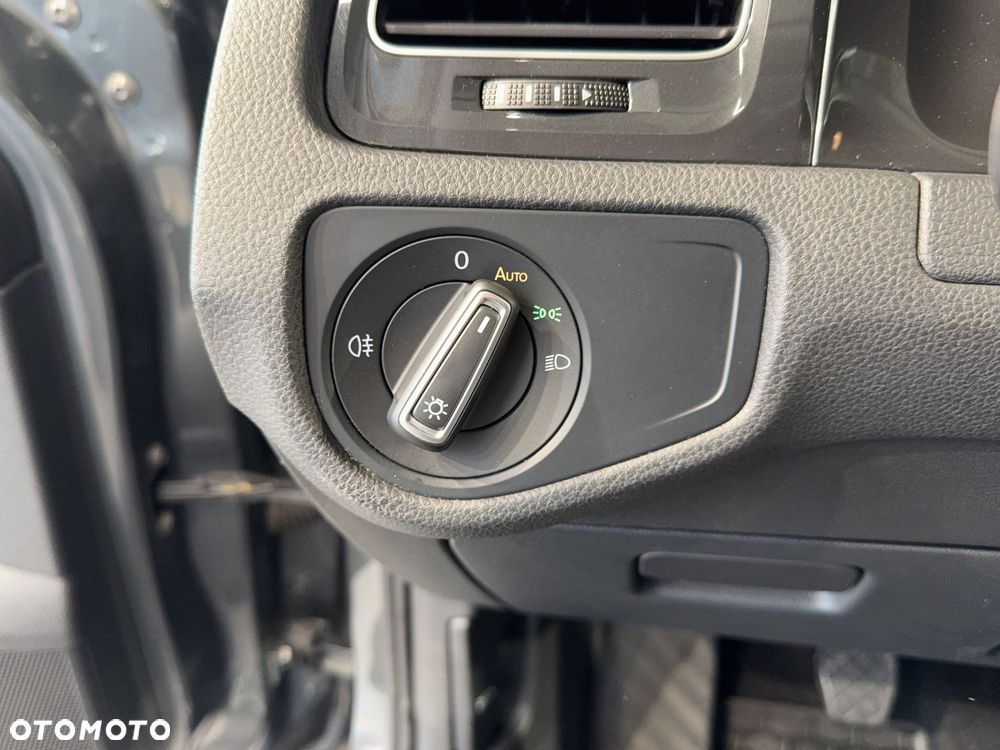 Volkswagen Golf Variant - 28
