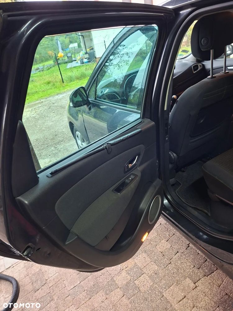 Renault Scenic 1.4 16V TCE Bose Edition - 17