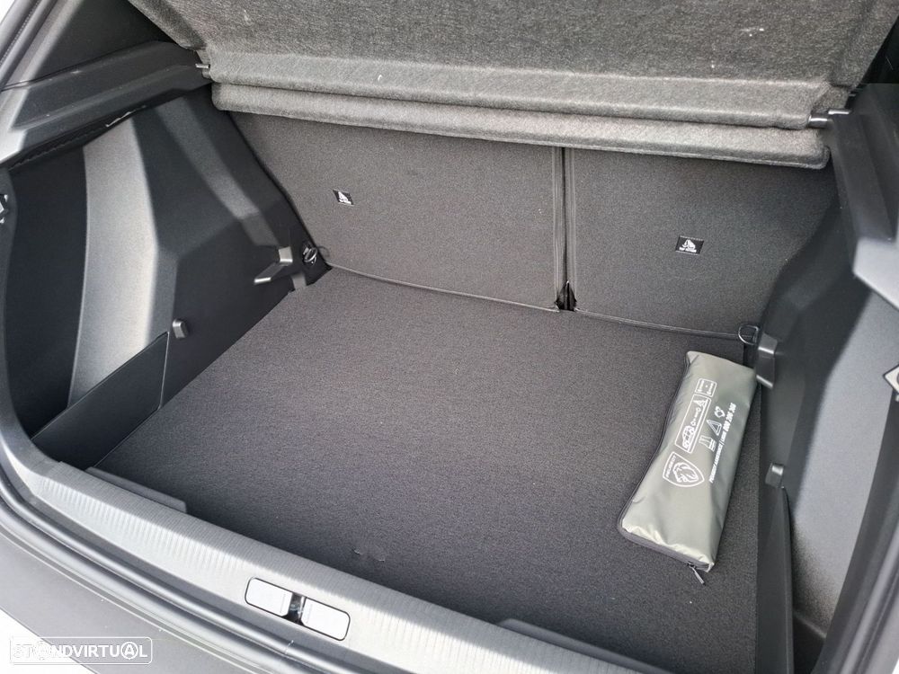 Peugeot 2008 1.2 Hybrid Allure e-DCS6 - 24