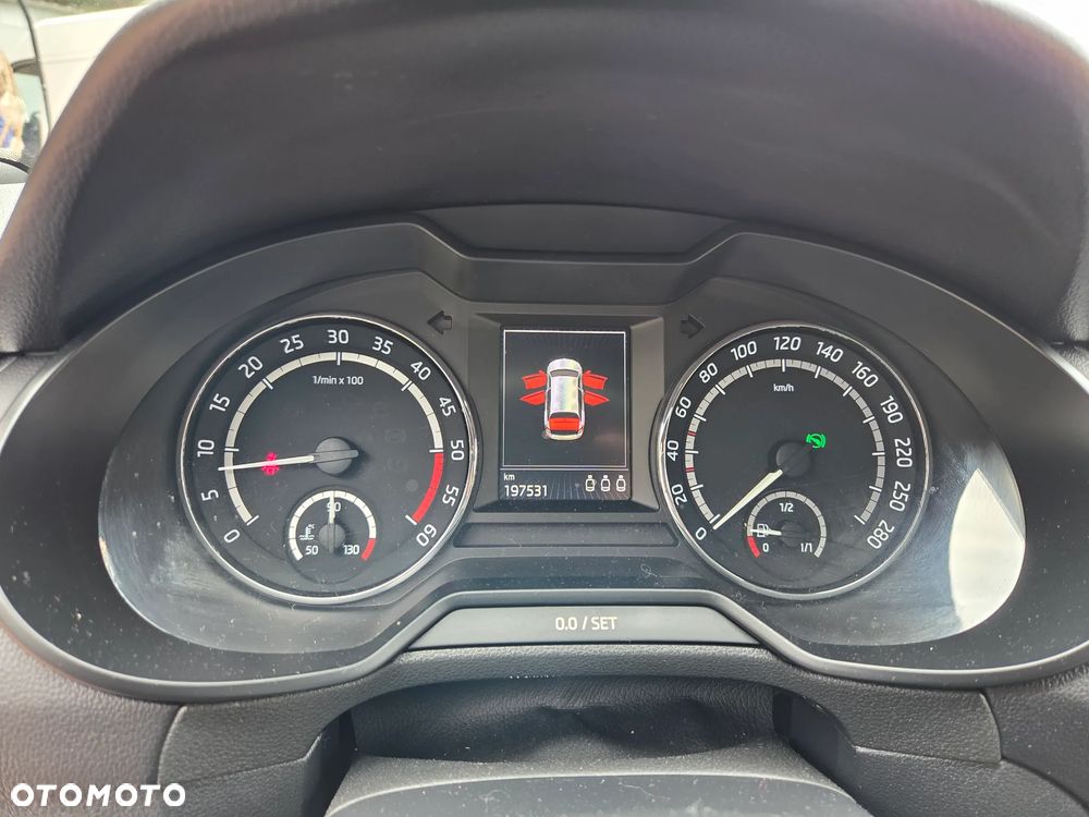 Skoda Octavia 2.0 TDI DSG RS - 13