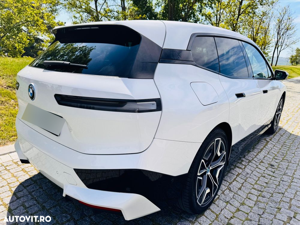 BMW iX xDrive40 - 10