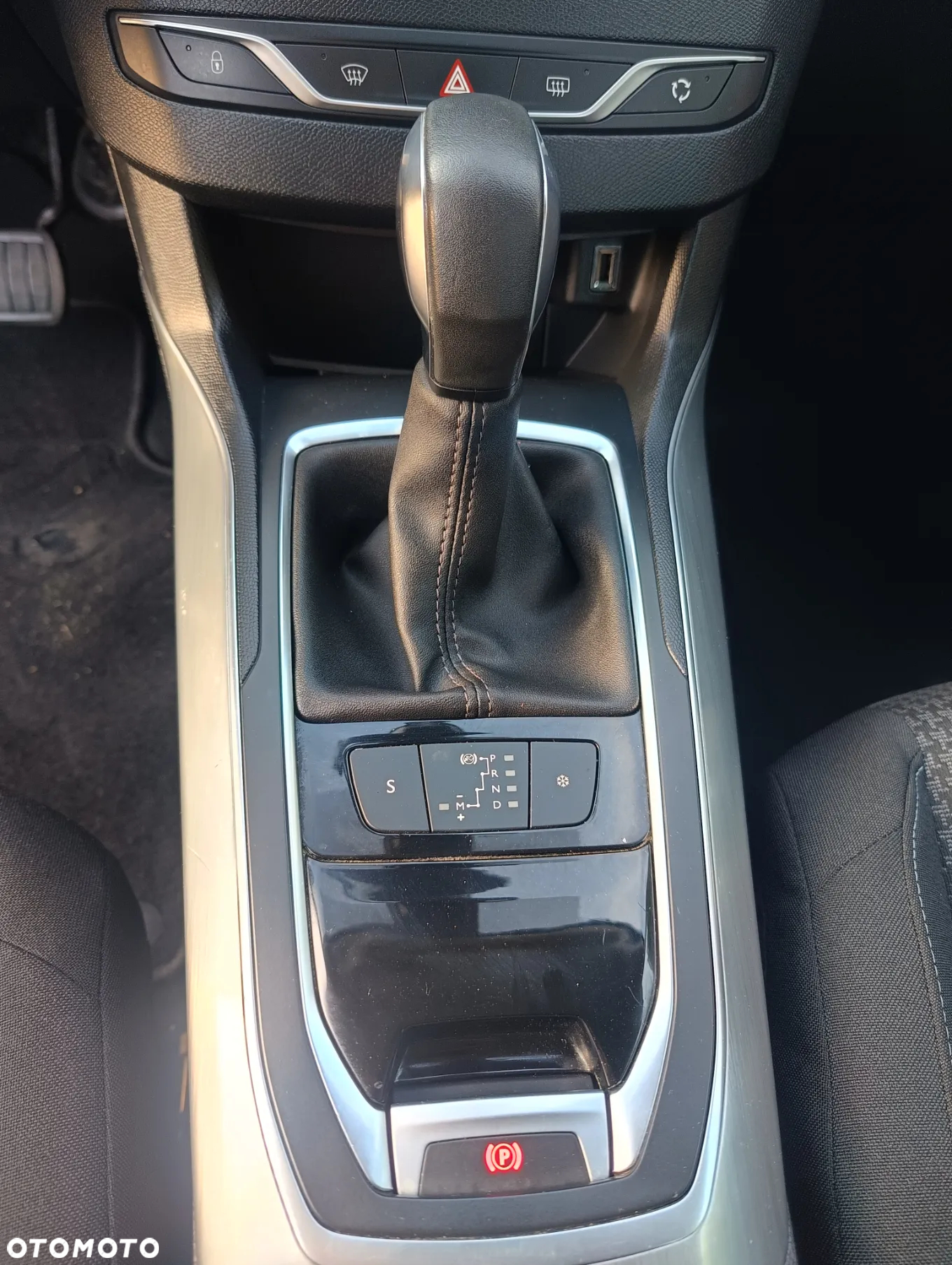 Peugeot 308 1.5 BlueHDi Allure S&S EAT6 - 19