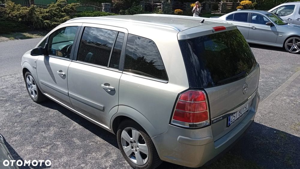 Opel Zafira 1.8 Cosmo EasyTronic - 2