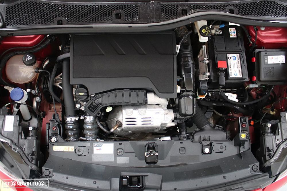 Peugeot 2008 1.2 PureTech Allure - 24