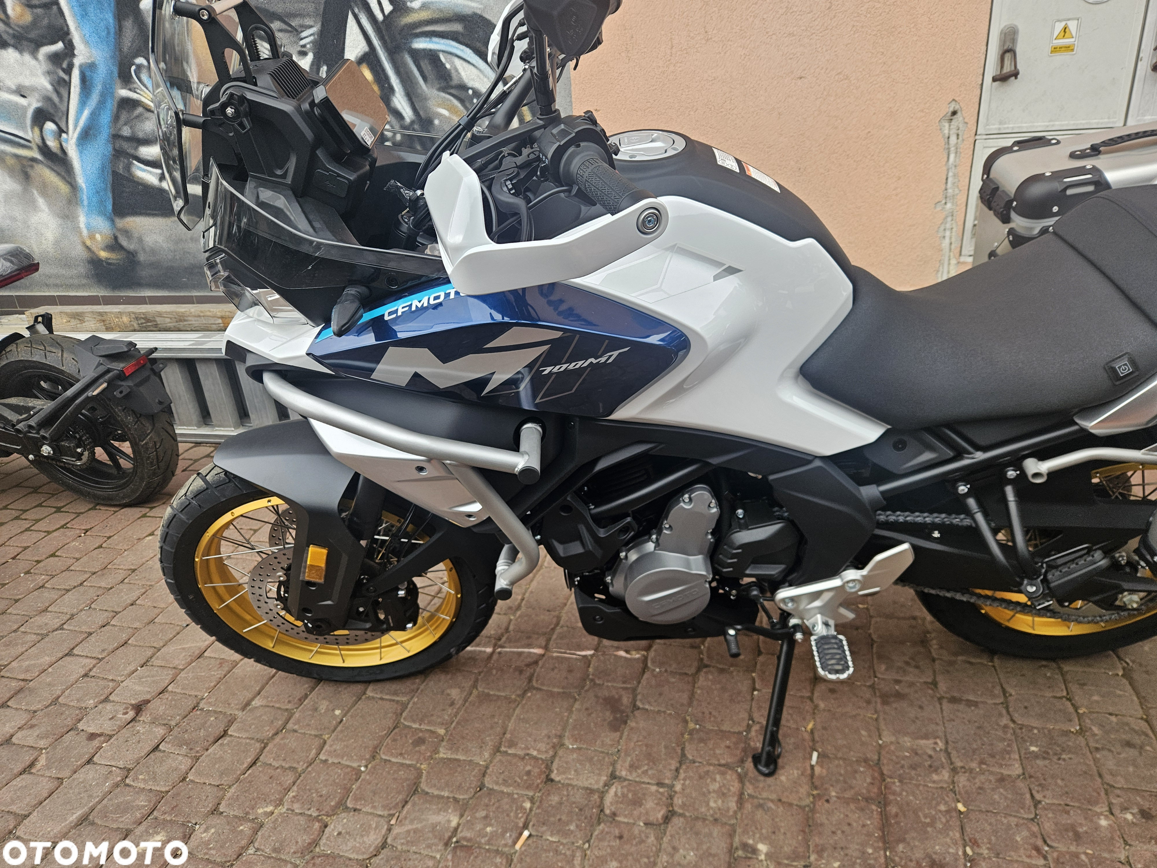 CFMoto MT - 22