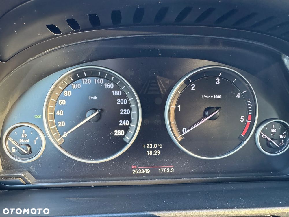 BMW Seria 5 520d - 14