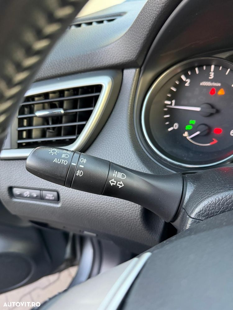 Nissan Qashqai 1.6 DCI Xtronic ACENTA - 15