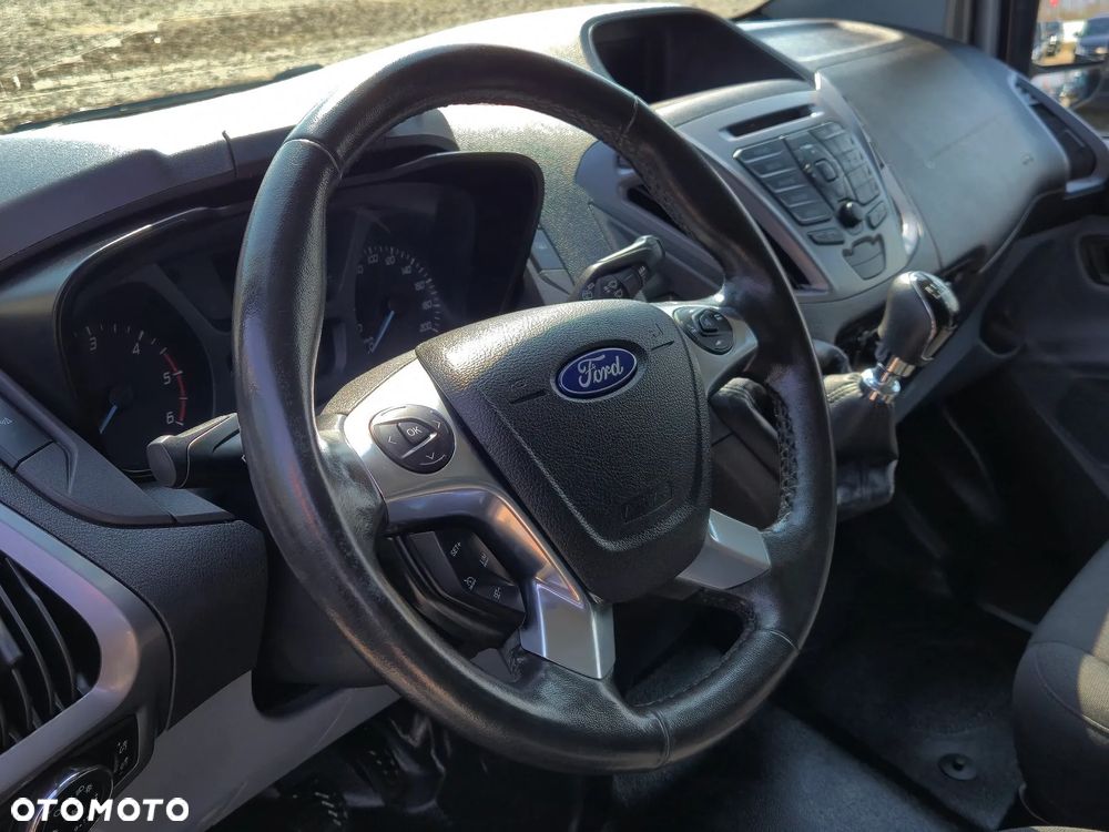 Ford TRANSIT CUSTOM - 24