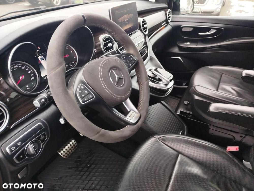 Mercedes-Benz Klasa V - 10