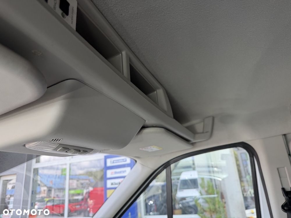 Ford Transit - 32
