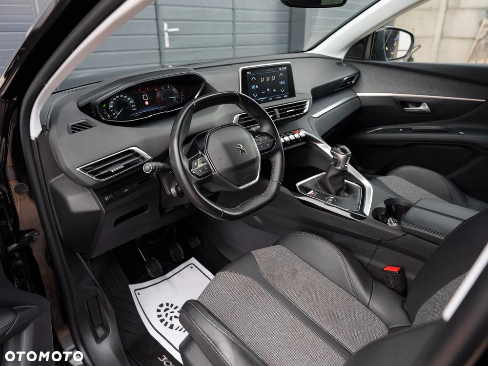 Peugeot 3008 1.5 BlueHDi Allure S&S - 17