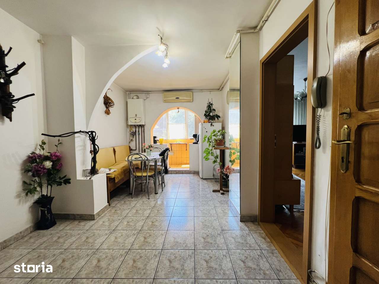 Apartament 3 camere, etaj 3, boxa - zona Torontalului — fotografia 3