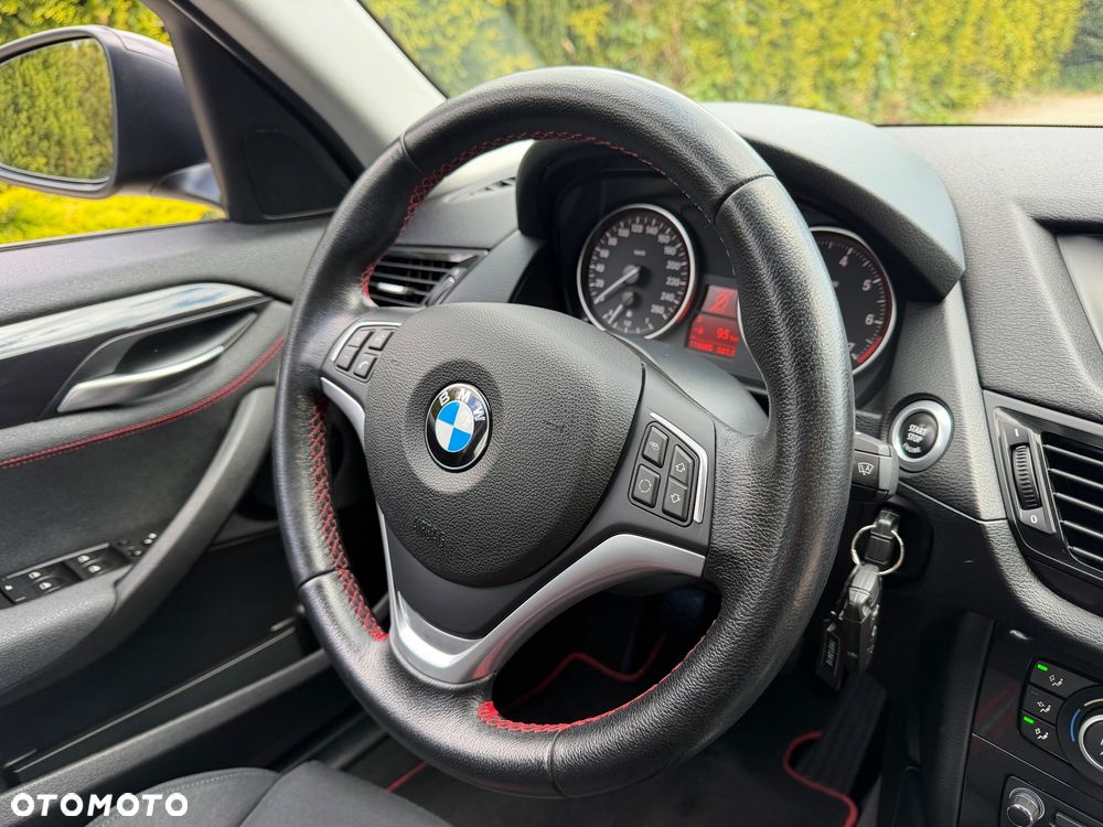 BMW X1 xDrive20i Sport Line - 29