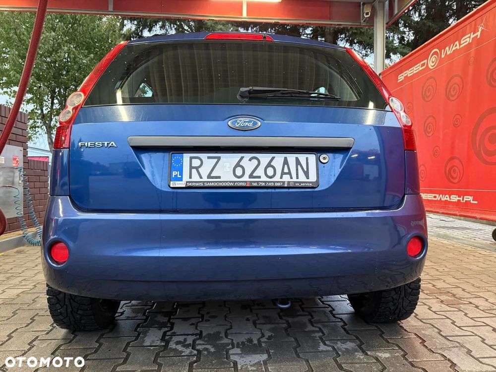 Ford Fiesta 1.4 Ambiente - 1