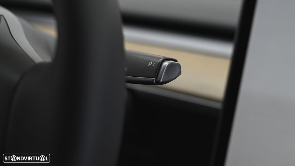 Tesla Model Y Tração Traseira - 36