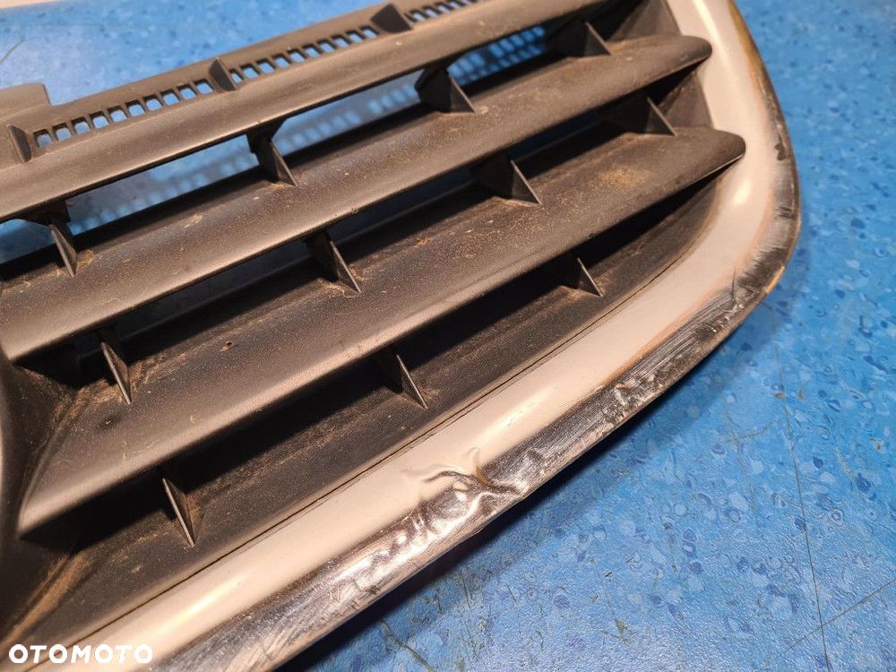 VOLKSWAGEN TOURAN I ATRAPA / GRILL - 6