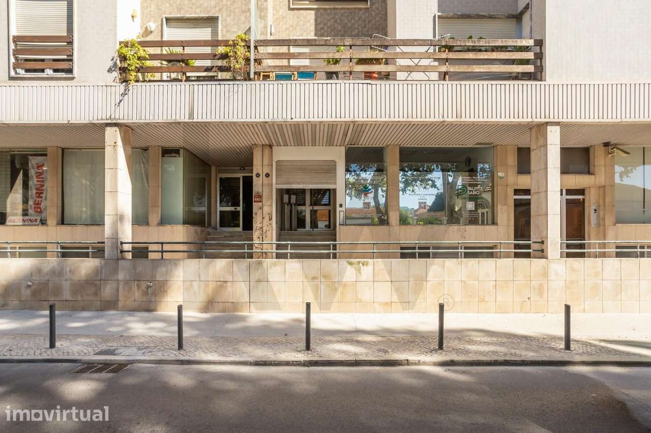 Escritório Totalmente Remodelado à Venda em Setúbal - Grande imagem: 3/33