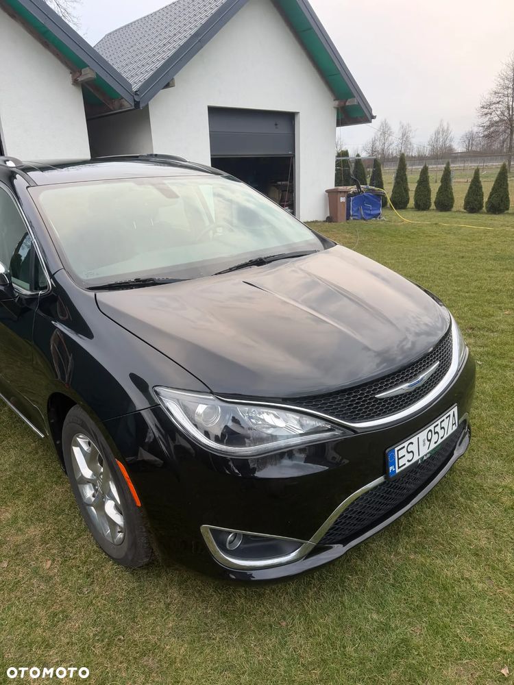 Chrysler Pacifica - 24