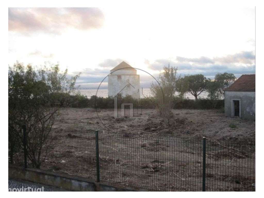 Terreno Urbano com casa e Moinho - Grande imagem: 4/4