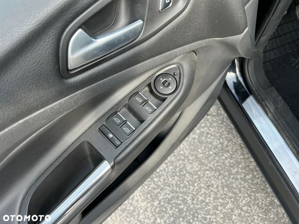Ford Kuga 1.5 EcoBoost 2x4 Titanium - 26