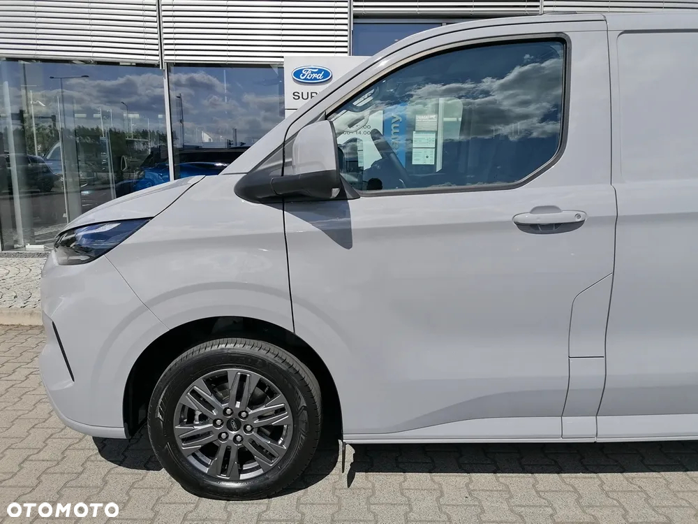 Ford CUSTOM VAN LIMITED - 5