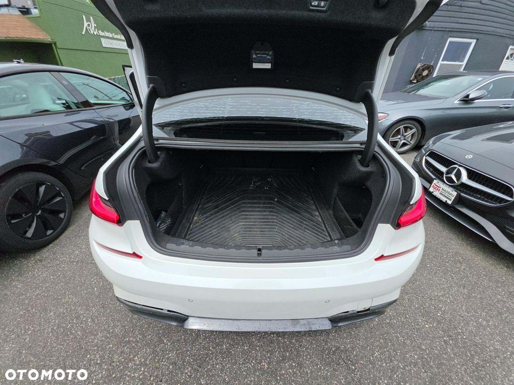 BMW Seria 3 M340i xDrive - 11