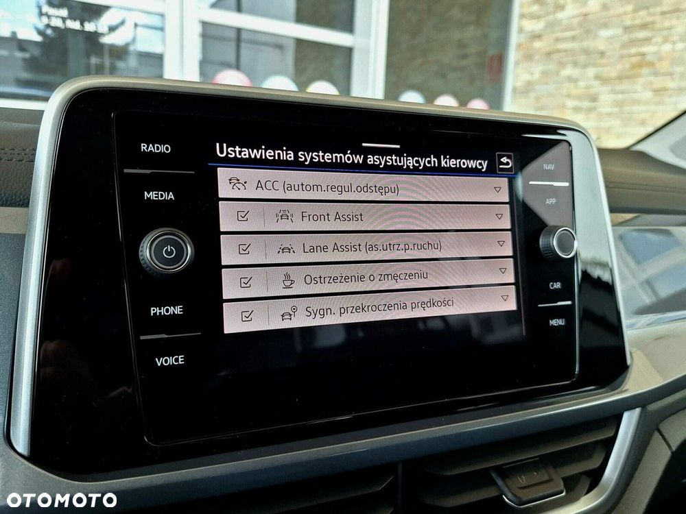 Volkswagen T-Roc - 19