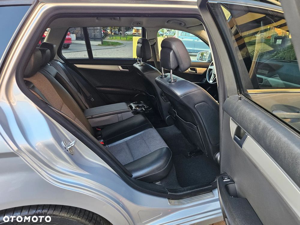 Mercedes-Benz Klasa C 180 T CDI DPF (BlueEFFICIENCY) Avantgarde - 12