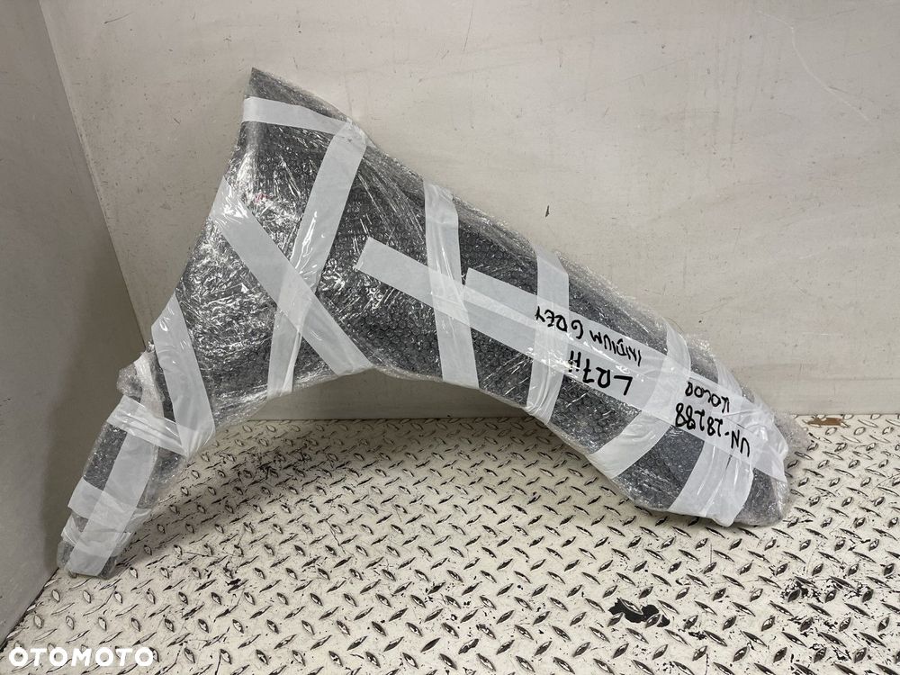 ŁADNY PRAWY PRZEDNI BŁOTNIK AUDI Q2 SQ2 16-24r PRAWA PRZÓD W KOLOR LR7H - 7