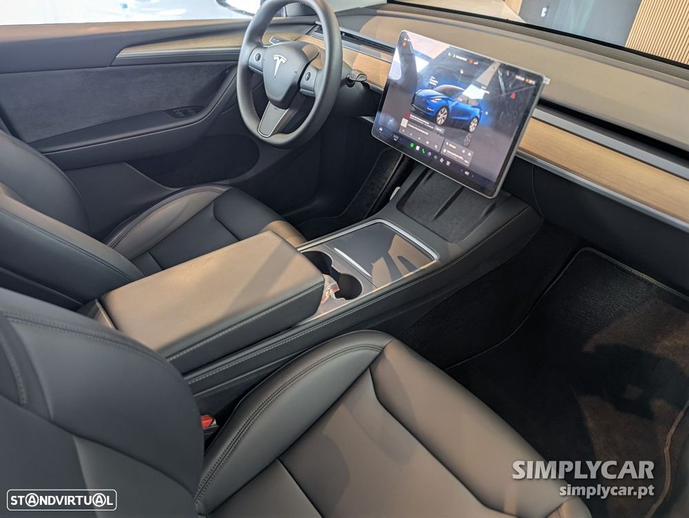 Tesla Model Y Performance Dual Motor AWD - 9