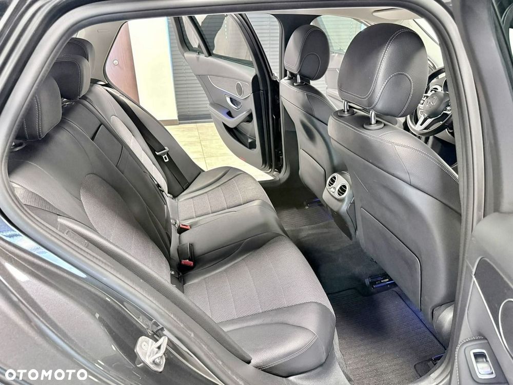 Mercedes-Benz Klasa C 300 de 9G-TRONIC Exclusive - 35