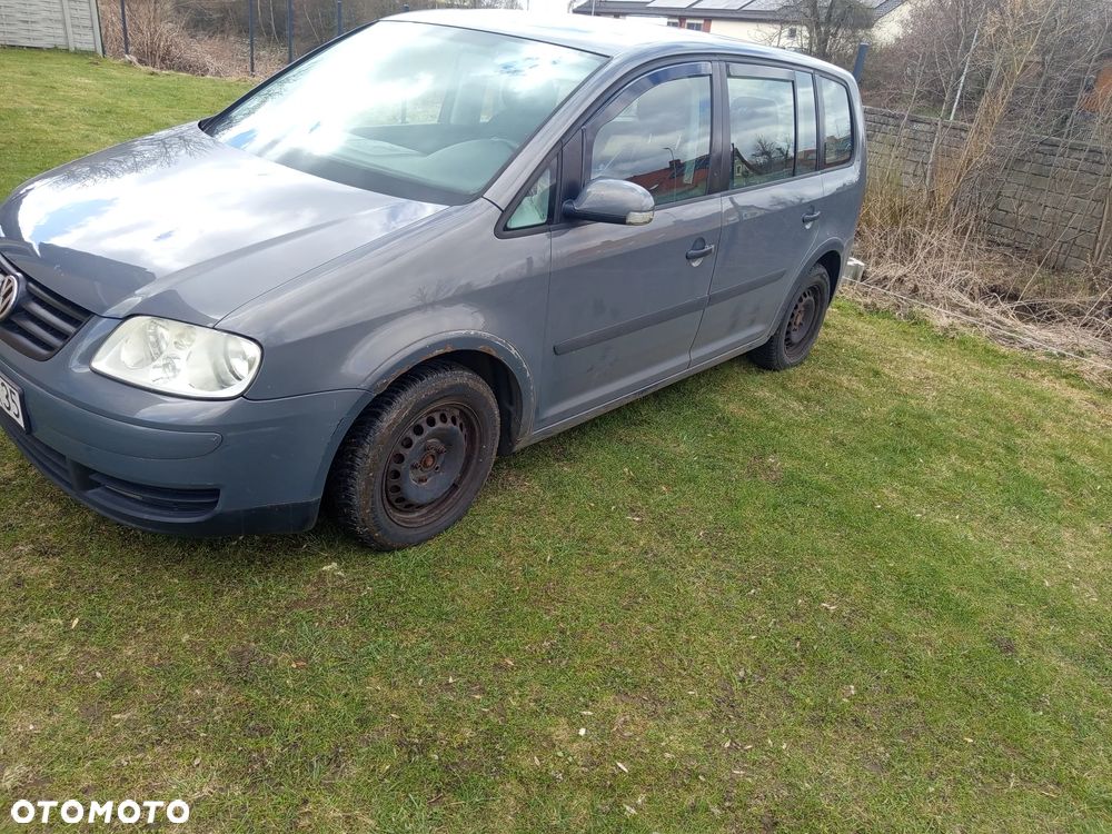 Volkswagen Touran - 4