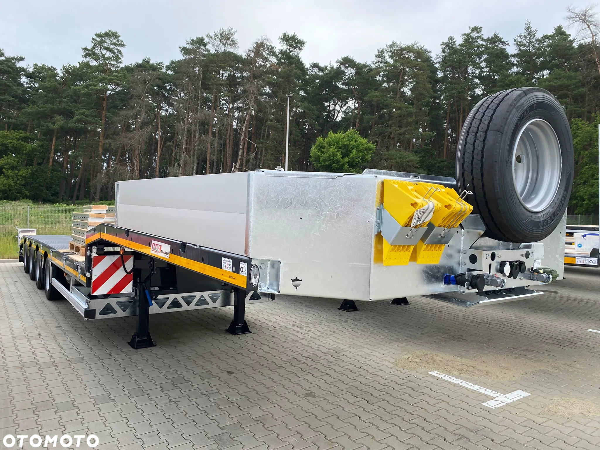 MAX Trailer 4 osiowe semi, rozciągane, hydrauliczne skręt osi - 3