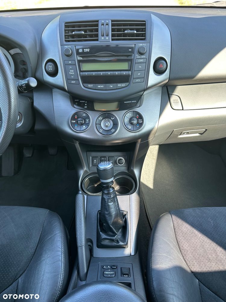 Toyota RAV4 - 24