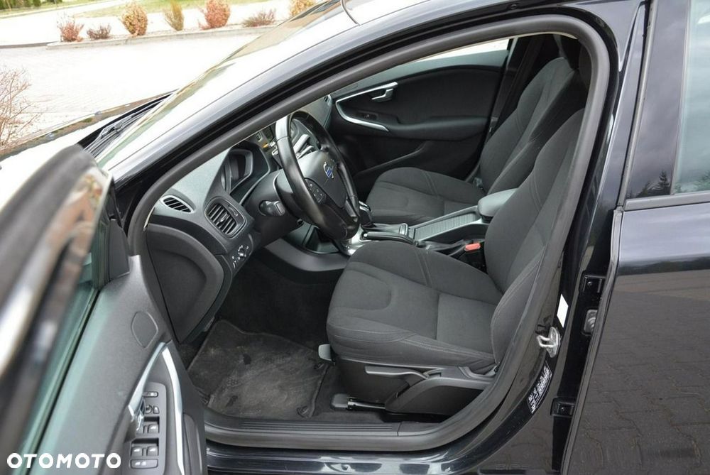 Volvo V40 D3 Geartronic Momentum - 16