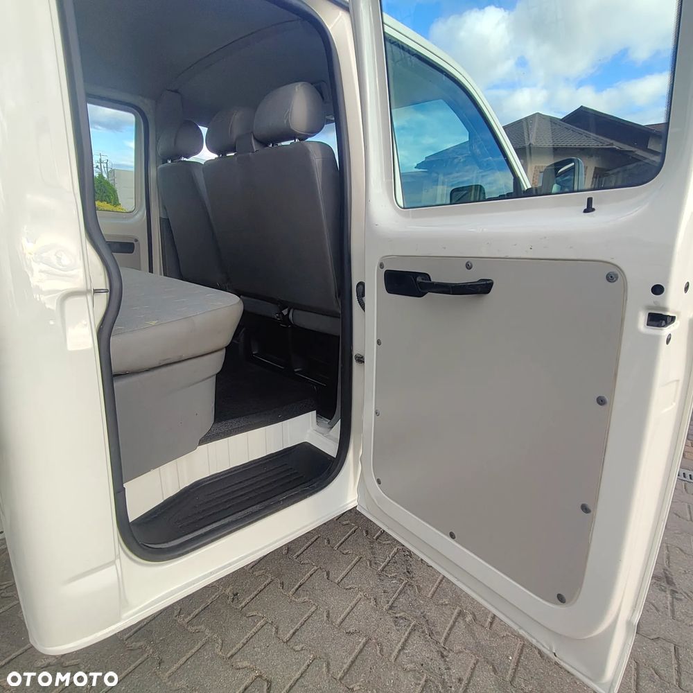 Volkswagen Transporter - 11