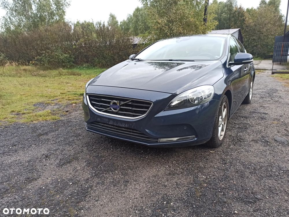 Volvo V40 T3 Momentum - 1