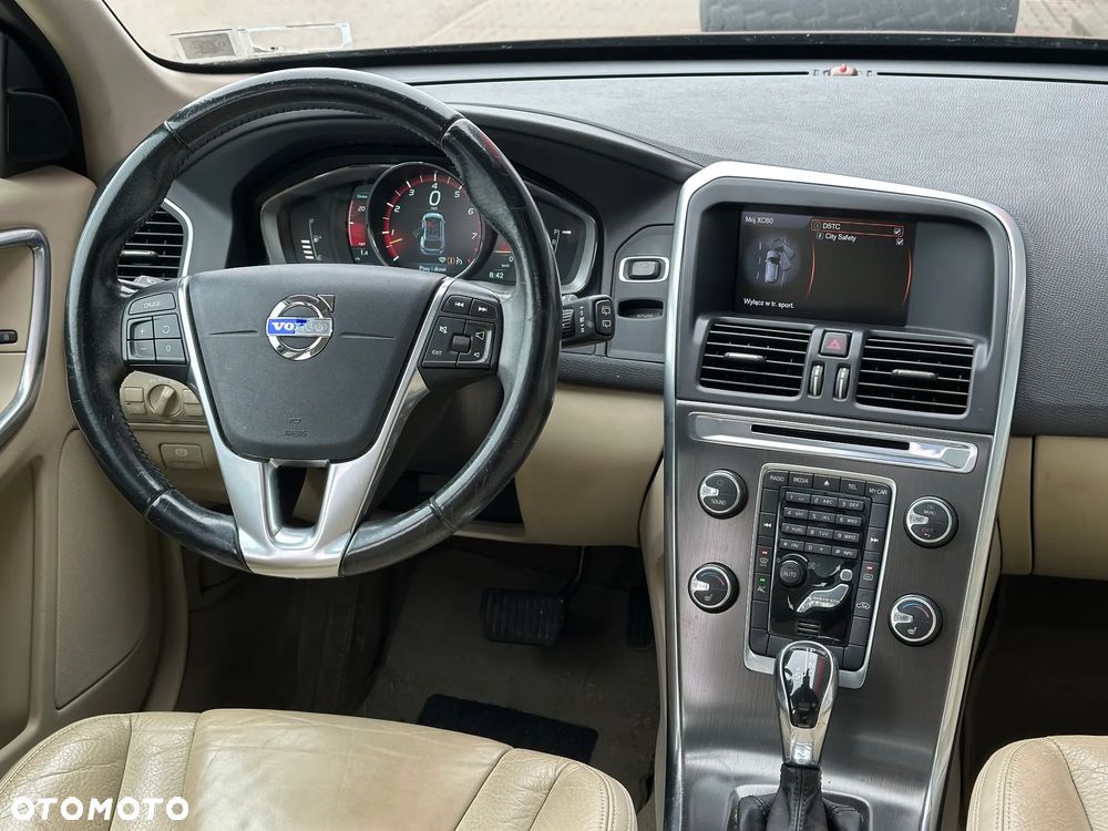 Volvo XC 60 3.2 AWD RDesign - 19