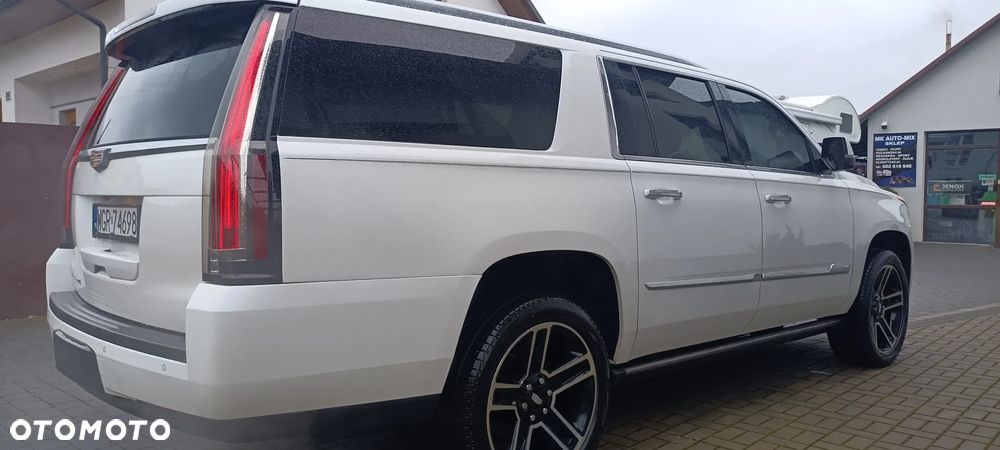 Cadillac Escalade - 12