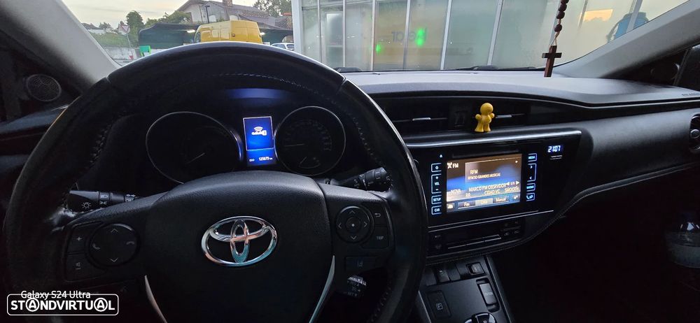 Toyota Auris Touring Sports 1.8 HSD Square Collection - 6