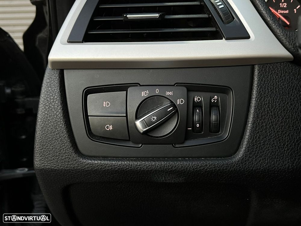 BMW 318 d Line Sport - 23