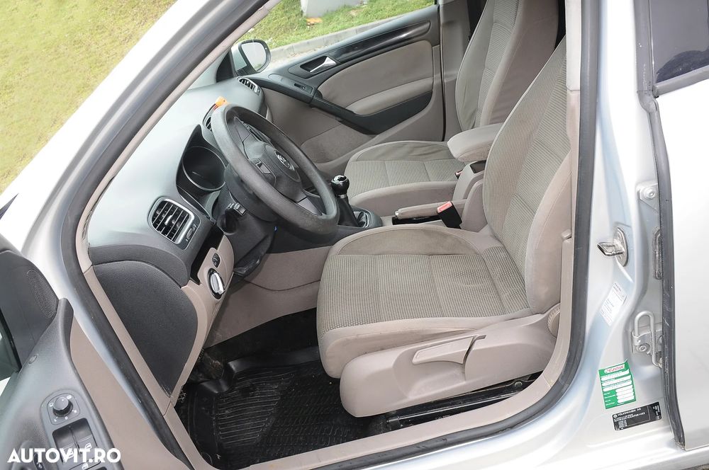 Volkswagen Golf 1.6 TDI DPF Comfortline - 5