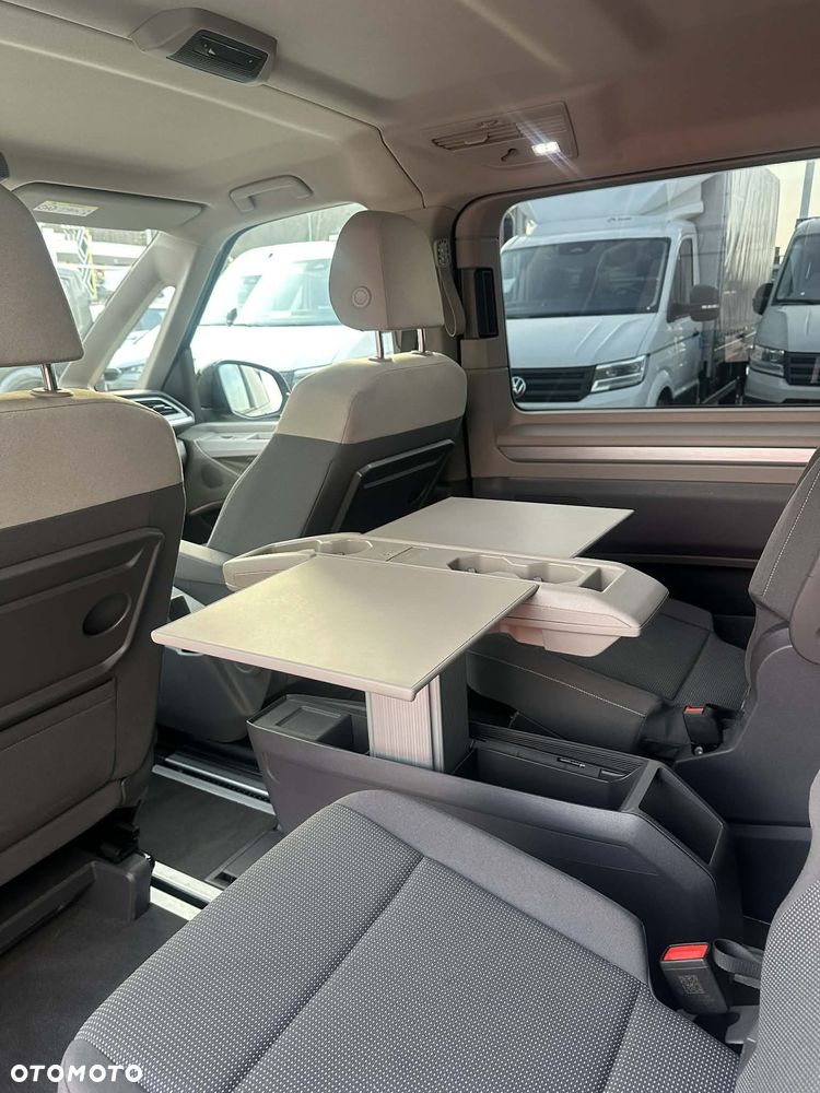 Volkswagen Multivan - 13