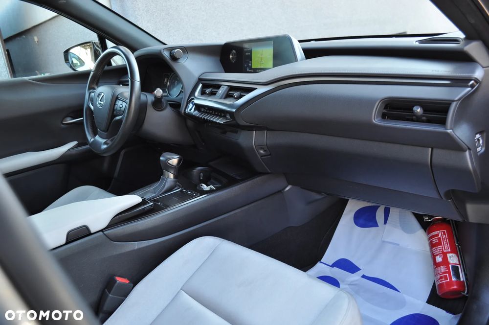 Lexus UX 250h Prestige 2WD - 18