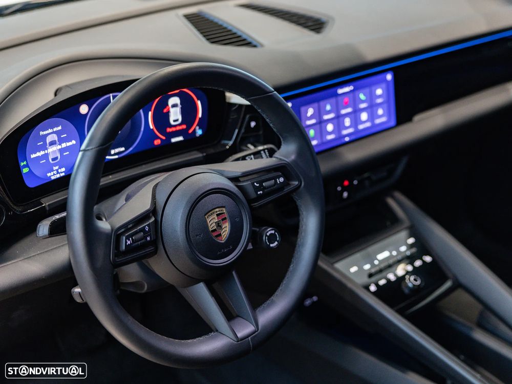Porsche Macan Electric - 27