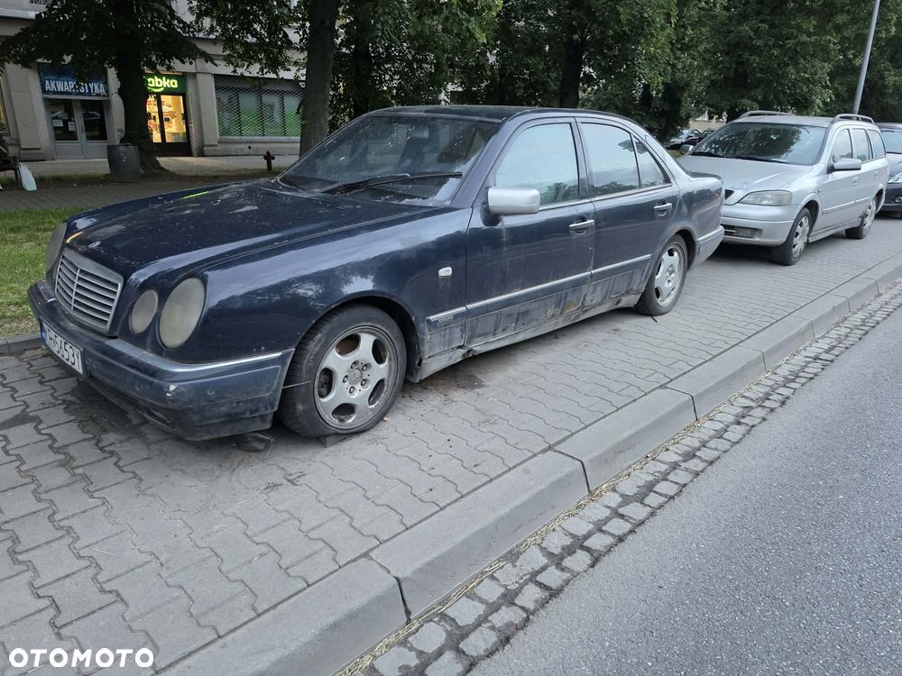 Mercedes-Benz Klasa E - 2
