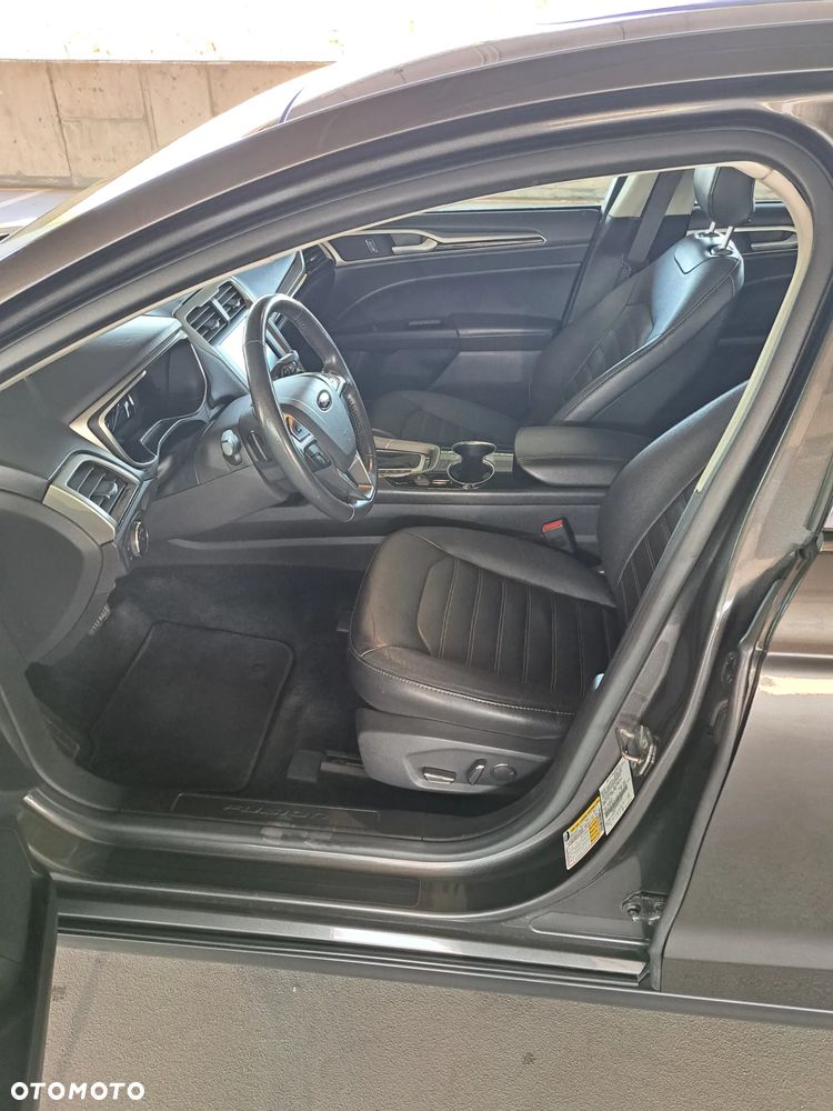 Ford Fusion - 10