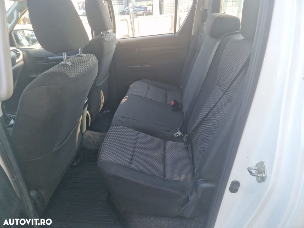 Toyota Hilux 2.4D 150CP 4x4 Double Cab 6MT Comfort - 18