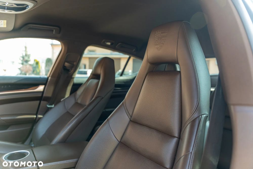 Porsche Panamera 4 Edition - 14