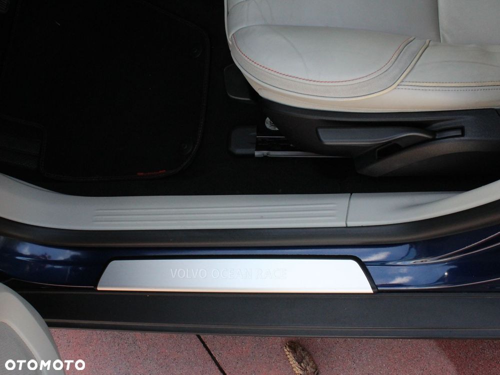 Volvo V40 - 18